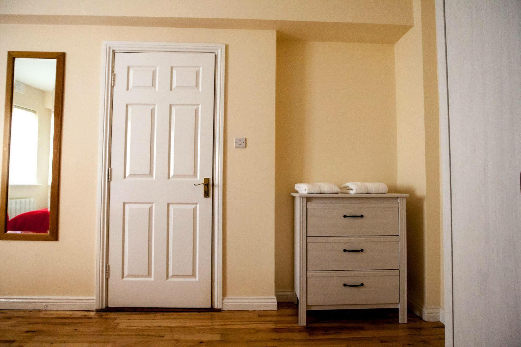 Dominick Street Apartments Γκάλγουεϊ Εξωτερικό φωτογραφία