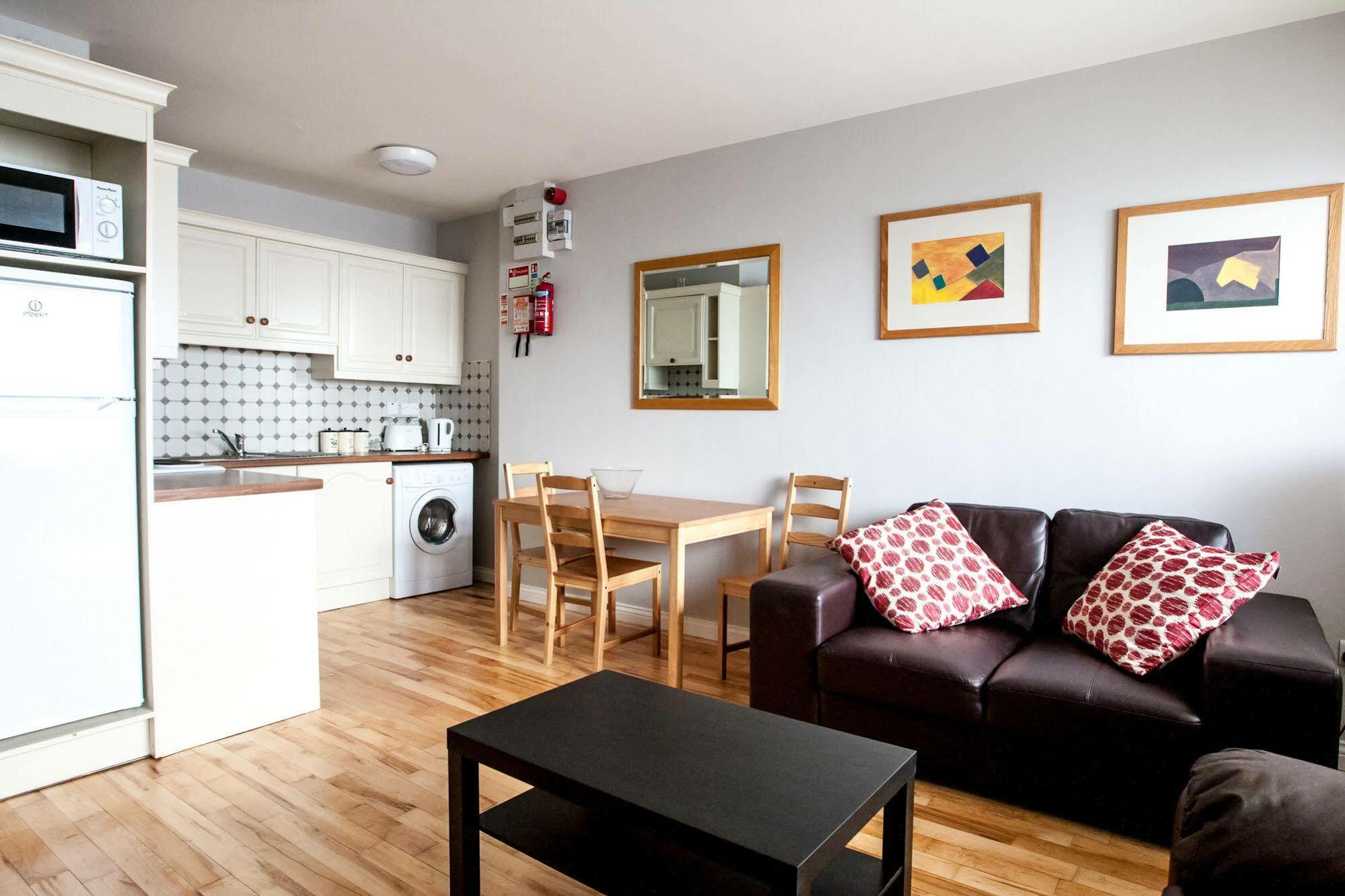 Dominick Street Apartments Γκάλγουεϊ Εξωτερικό φωτογραφία