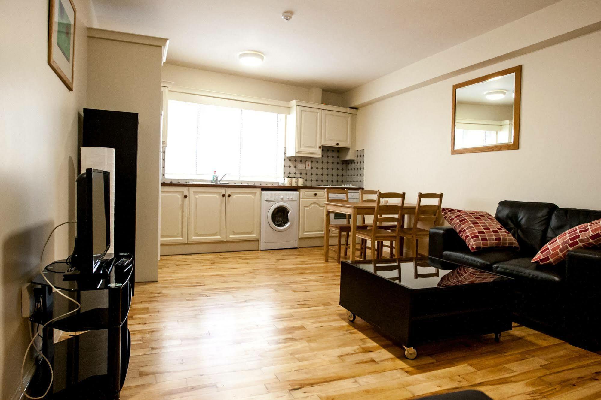 Dominick Street Apartments Γκάλγουεϊ Εξωτερικό φωτογραφία
