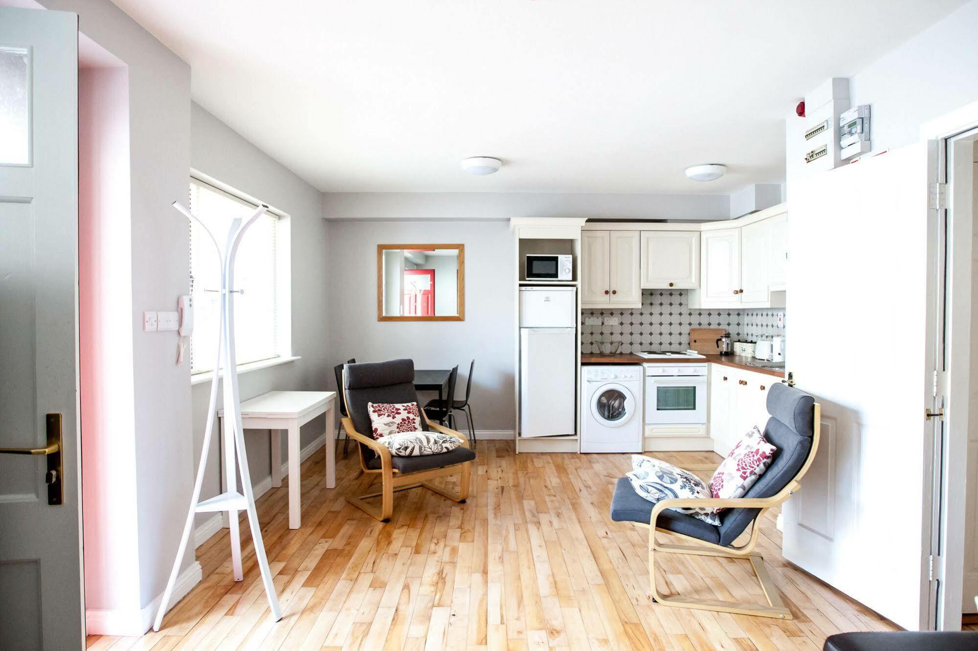 Dominick Street Apartments Γκάλγουεϊ Εξωτερικό φωτογραφία