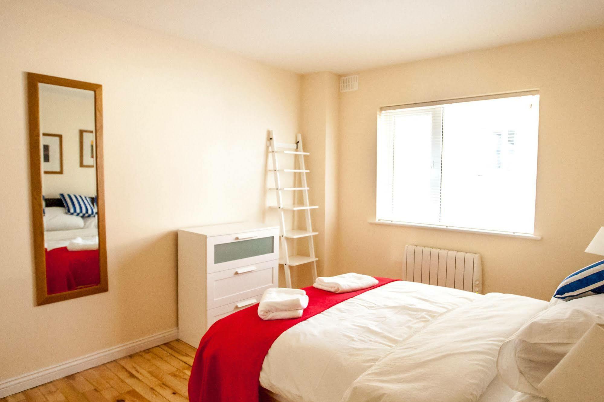 Dominick Street Apartments Γκάλγουεϊ Εξωτερικό φωτογραφία